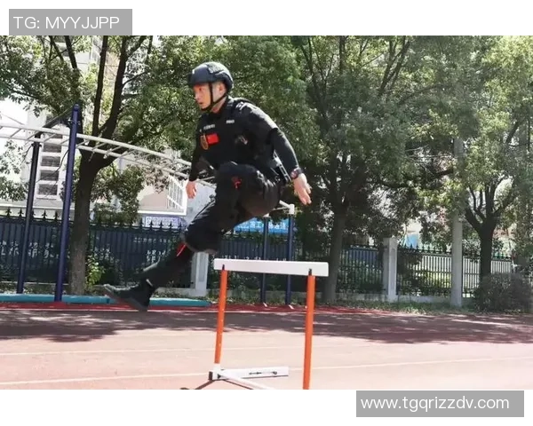 深圳滑板队战术解析：防守与反击的完美结合与实践探索